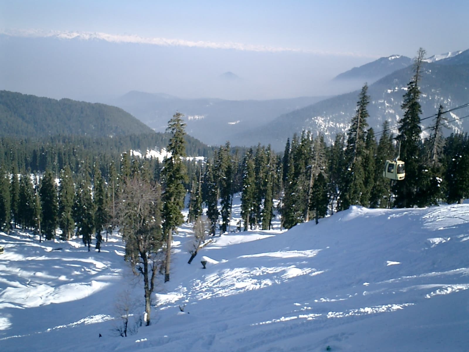 View from the top of Gulmarg's piste. This is also the first stop of the ski lift, which has a further second stop.