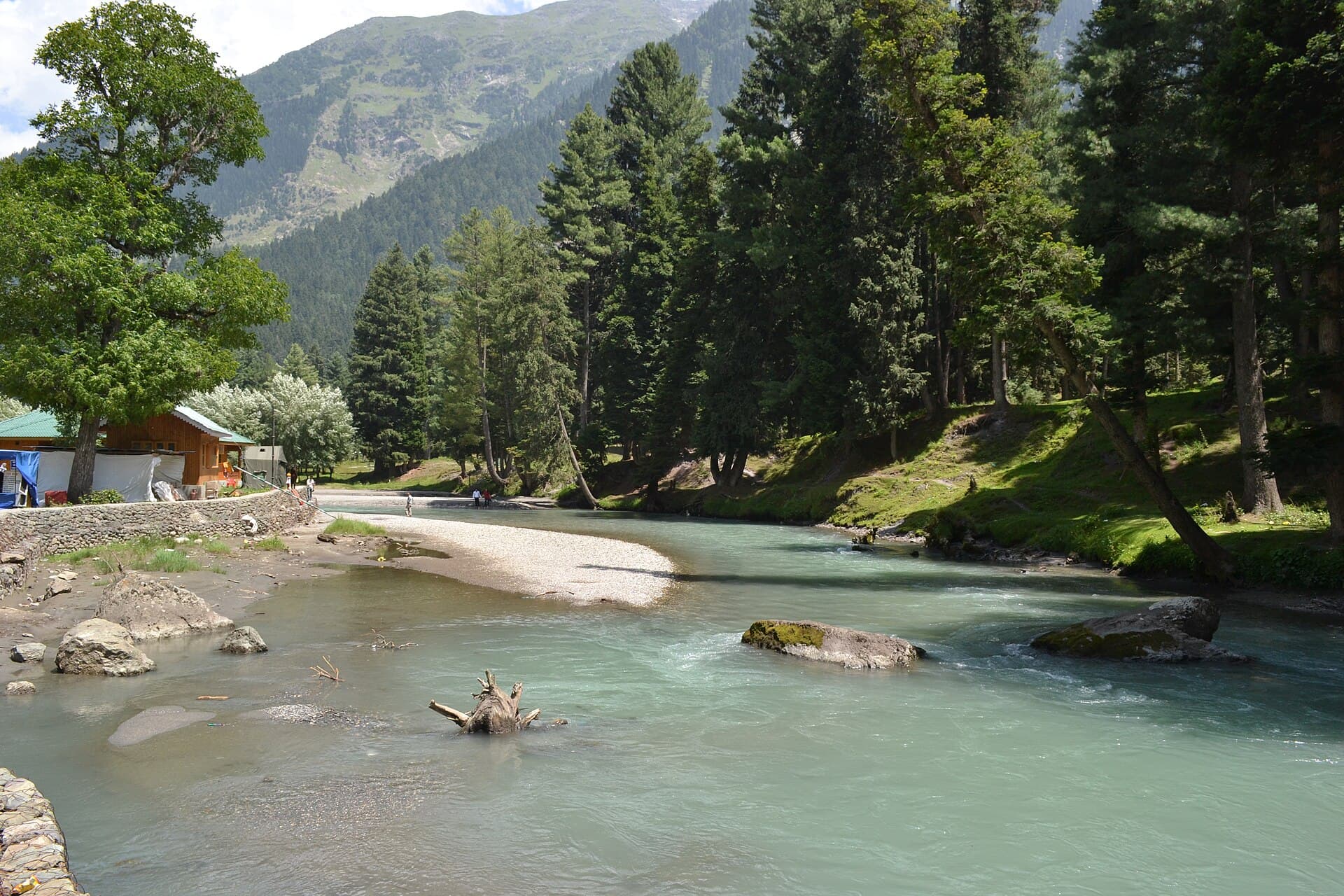 Betaab Valley is located in the Pahalgam district of Jammu and Kashmir state in India