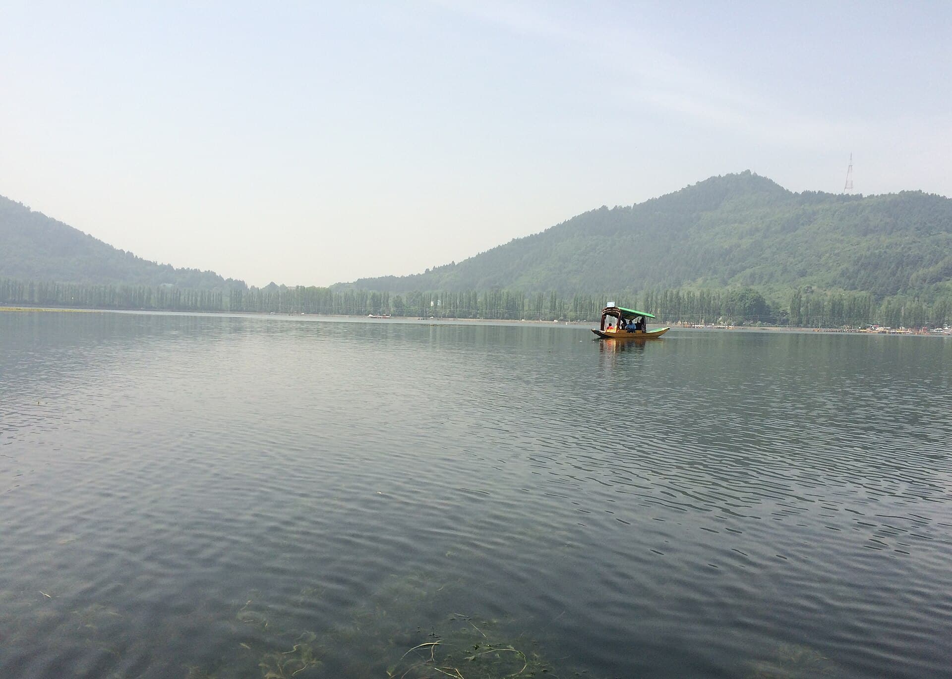 LAKE AND STILLNESS OF THE MOMENT